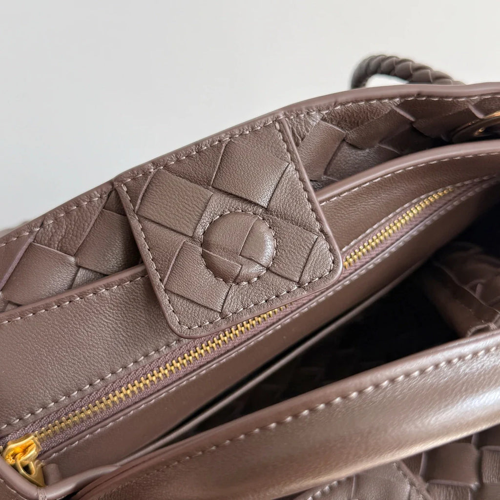 Bottega Veneta Small Andiamo Bag in 743568 Lambskin Coffee