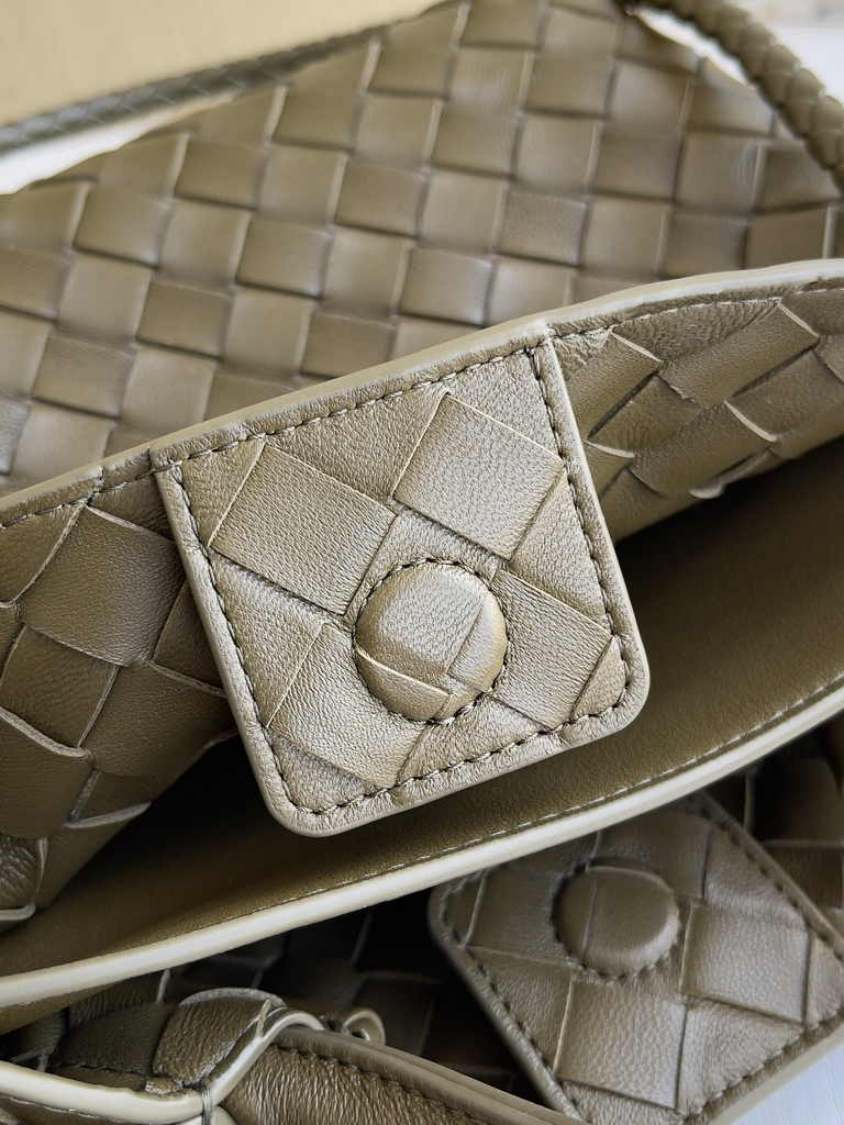 Bottega Veneta Small Andiamo Bag 743568 Lambskin Army Green