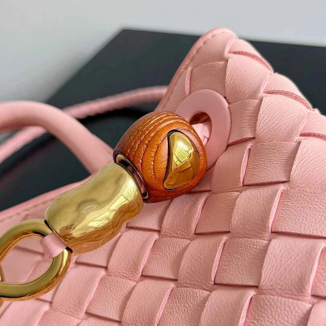 Bottega Veneta Small Andiamo Bag in 743568 Lambskin light pink