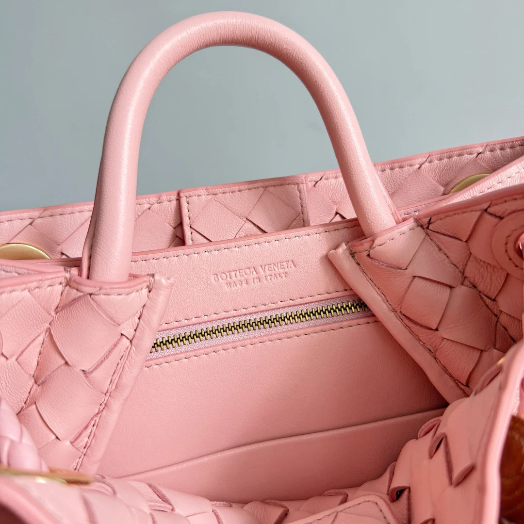 Bottega Veneta Small Andiamo Bag in 743568 Lambskin light pink