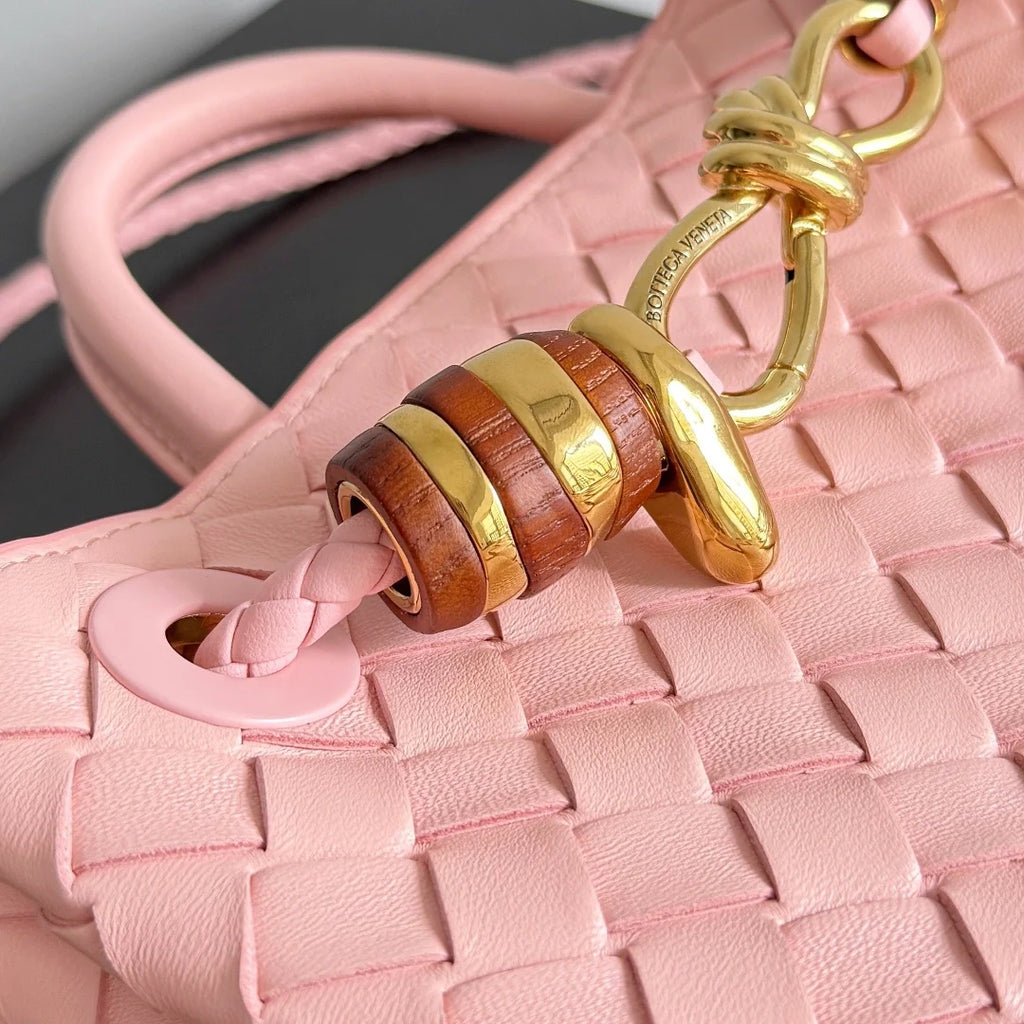 Bottega Veneta Small Andiamo Bag in 743568 Lambskin light pink