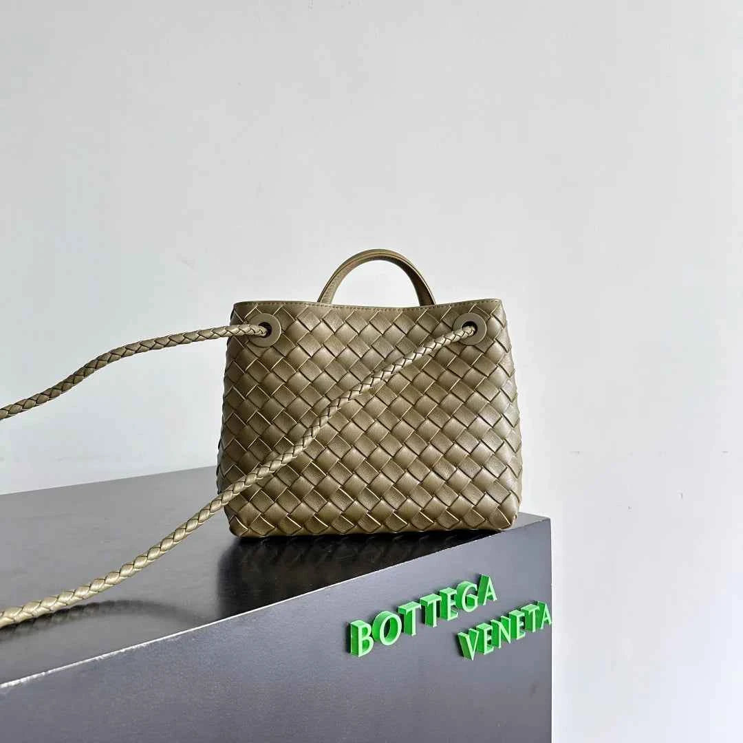 Bottega Veneta Small Andiamo Bag in 743568 Lambskin dark green