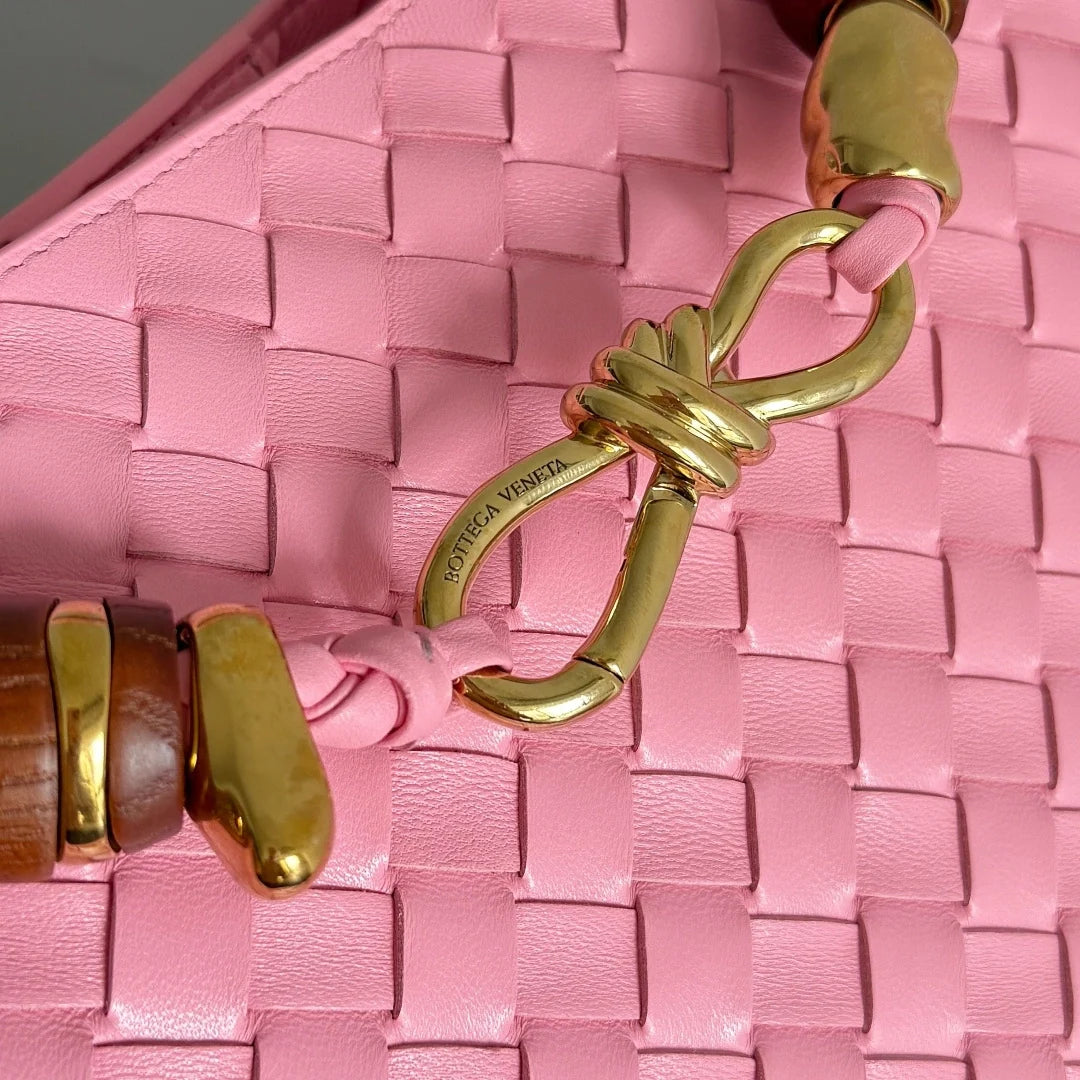 Bottega Veneta Small Andiamo Bag in 743568 Lambskin Pink