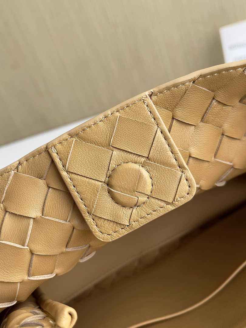 Bottega Veneta Small Andiamo Bag 743568 Lambskin Tan