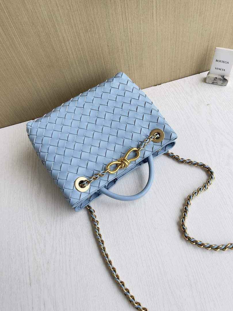 Bottega Veneta Small Andiamo Chain 786008 Lambskin Blue