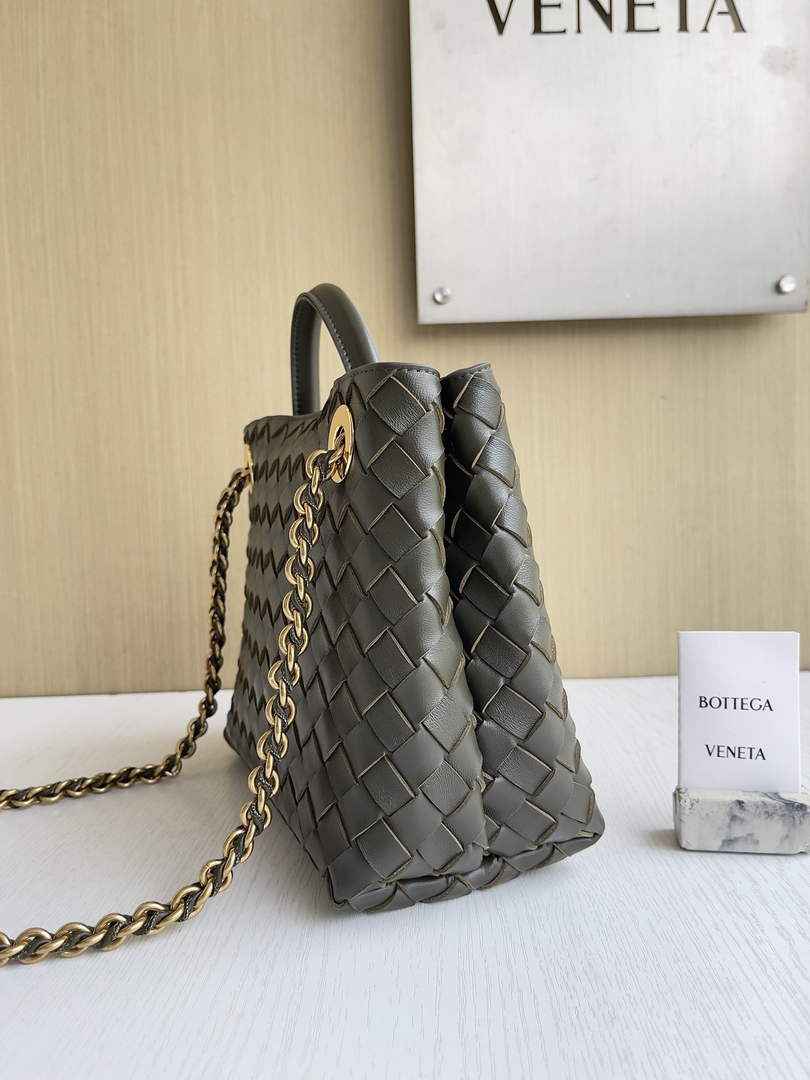 Bottega Veneta Small Andiamo Chain 786008 Lambskin Dark Green