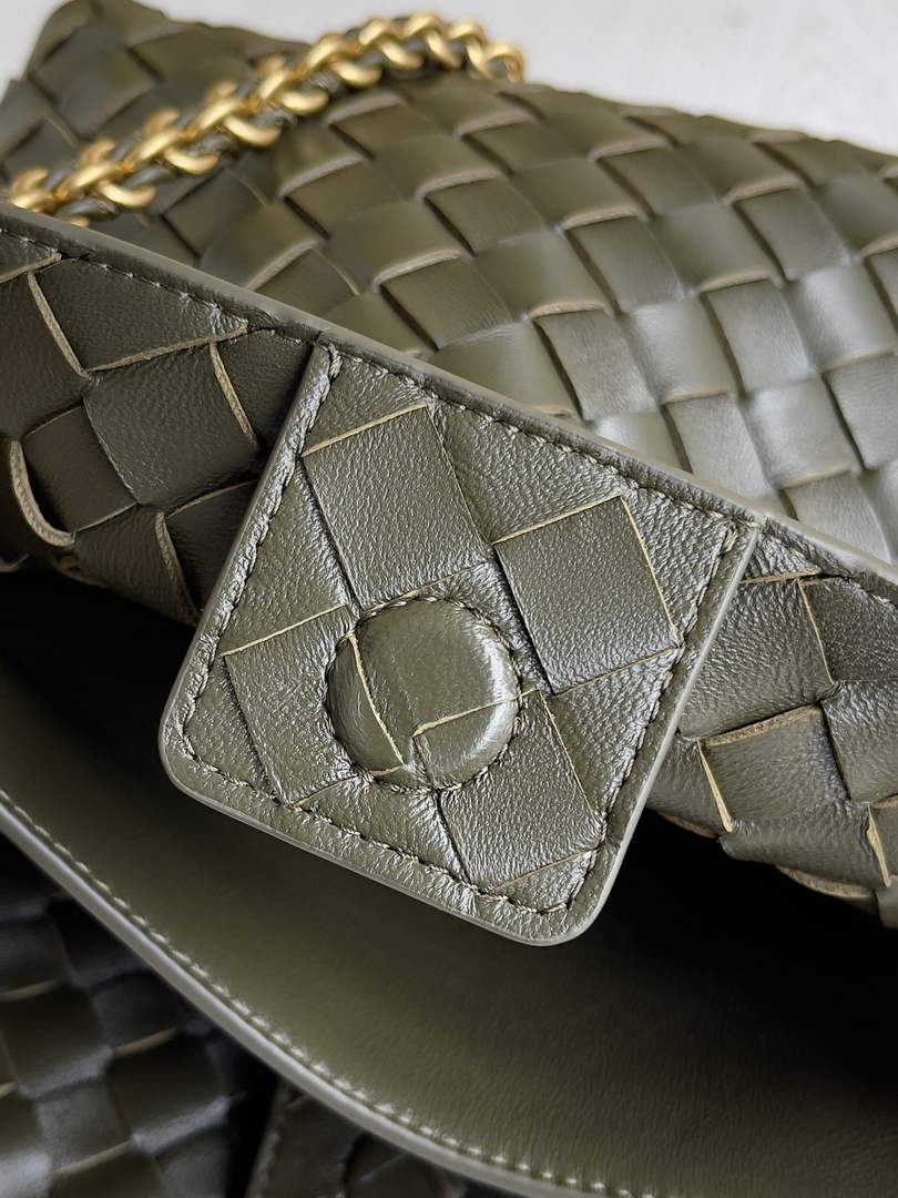 Bottega Veneta Small Andiamo Chain 786008 Lambskin Dark Green