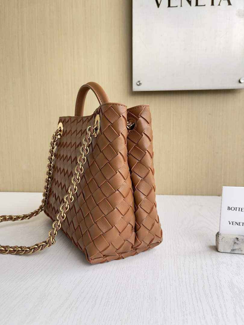 Bottega Veneta Small Andiamo Chain 786008 Lambskin Brown