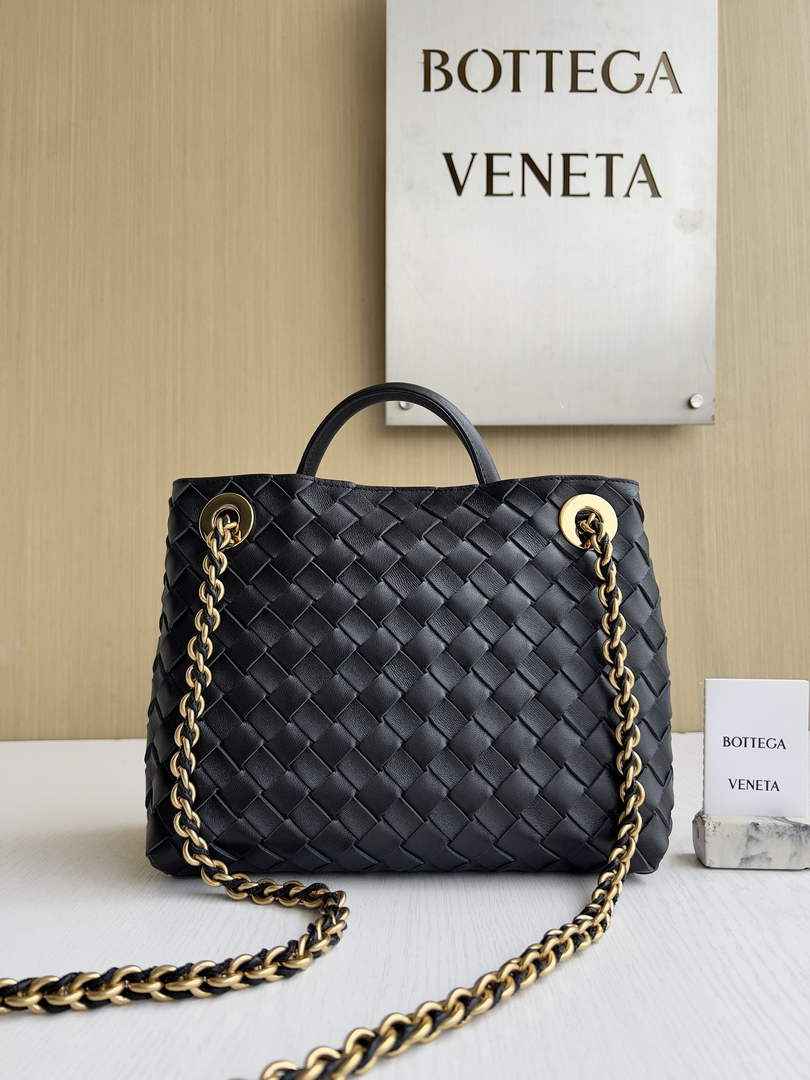 Bottega Veneta Small Andiamo Chain 786008 Lambskin Black