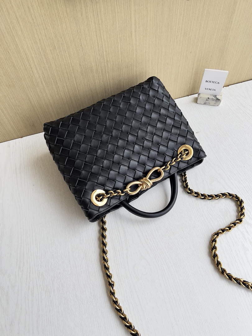 Bottega Veneta Small Andiamo Chain 786008 Lambskin Black