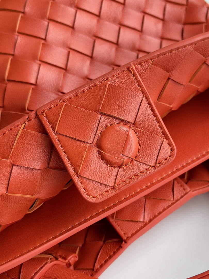 Bottega Veneta Small Andiamo Chain 786008 Lambskin Orange