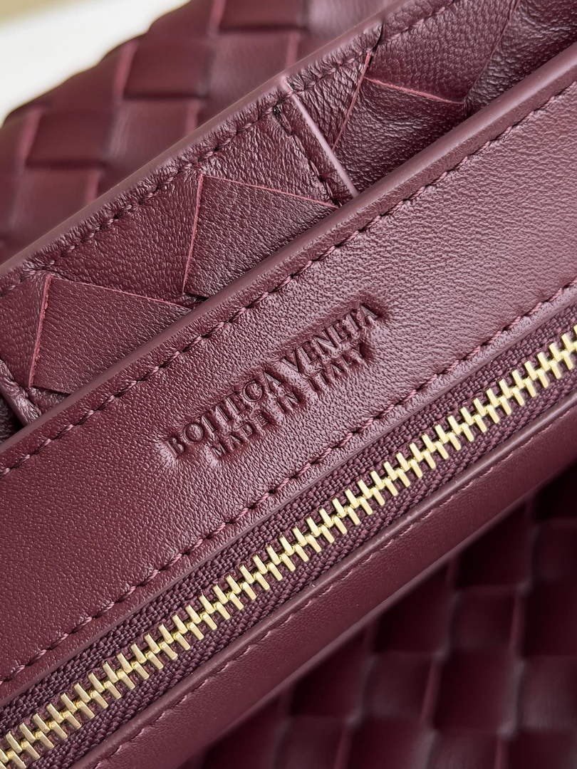 Bottega Veneta Small Andiamo Chain 786008 Lambskin Wine Red
