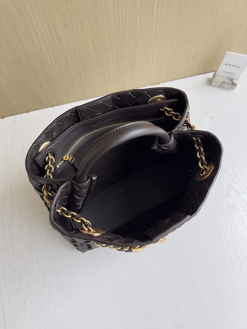 Bottega Veneta Small Andiamo Chain 786008 Lambskin Coffee