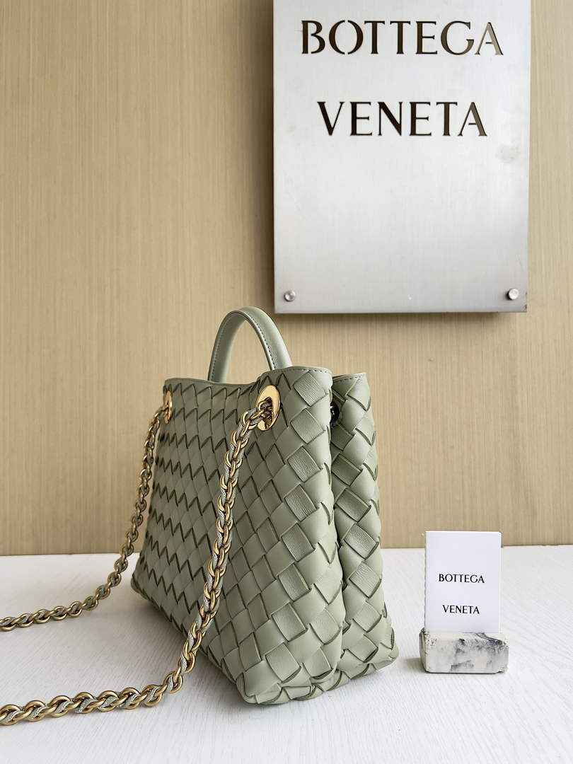 Bottega Veneta Small Andiamo Chain 786008 Lambskin Green