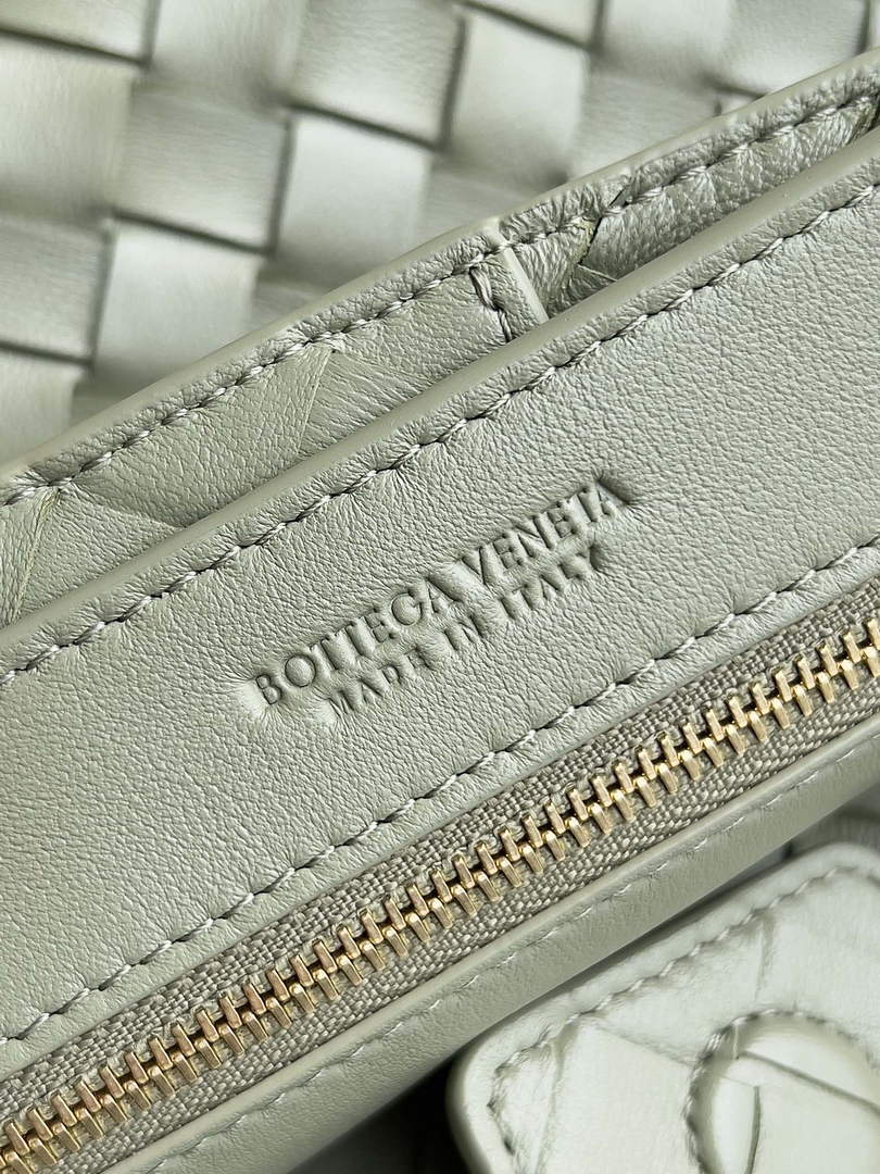 Bottega Veneta Small Andiamo Chain 786008 Lambskin Green