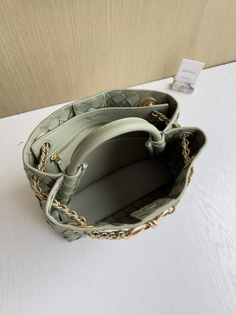 Bottega Veneta Small Andiamo Chain 786008 Lambskin Green