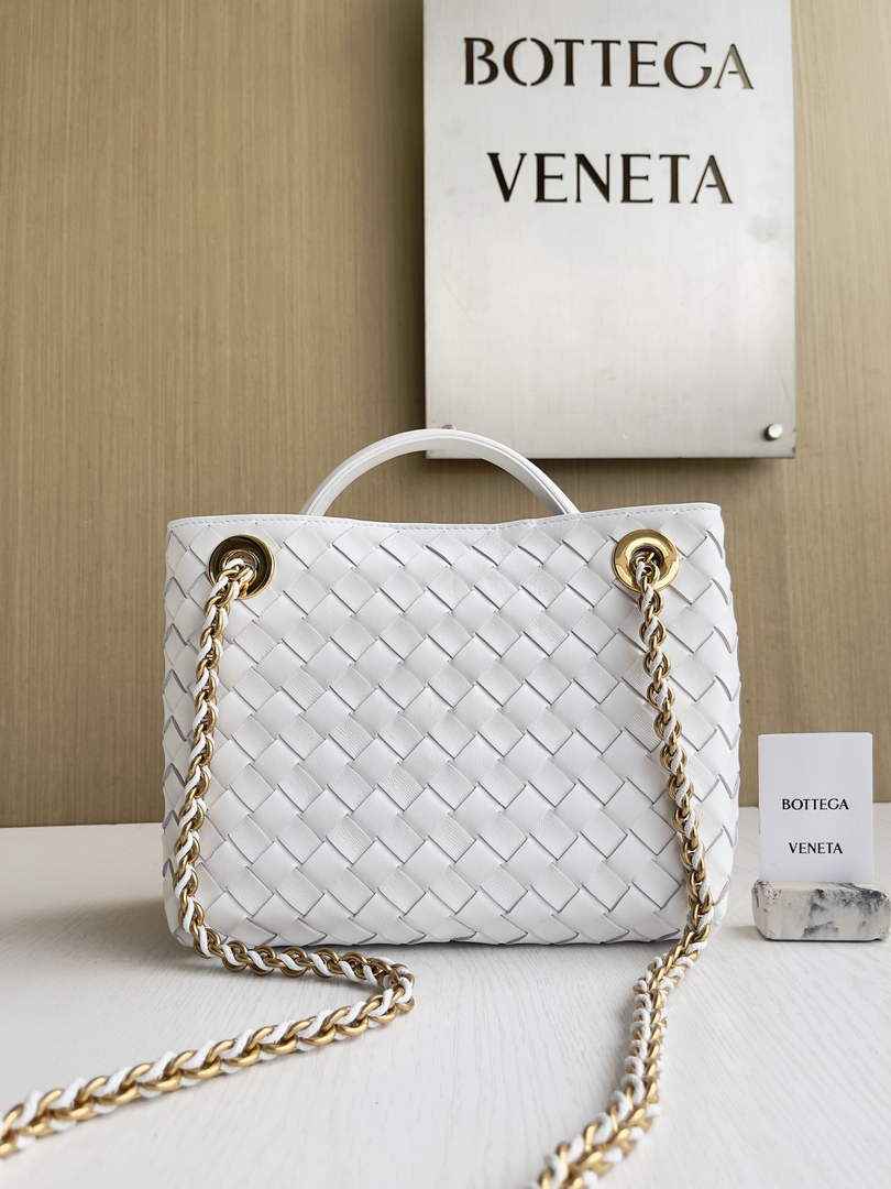 Bottega Veneta Small Andiamo Chain 786008 Lambskin White