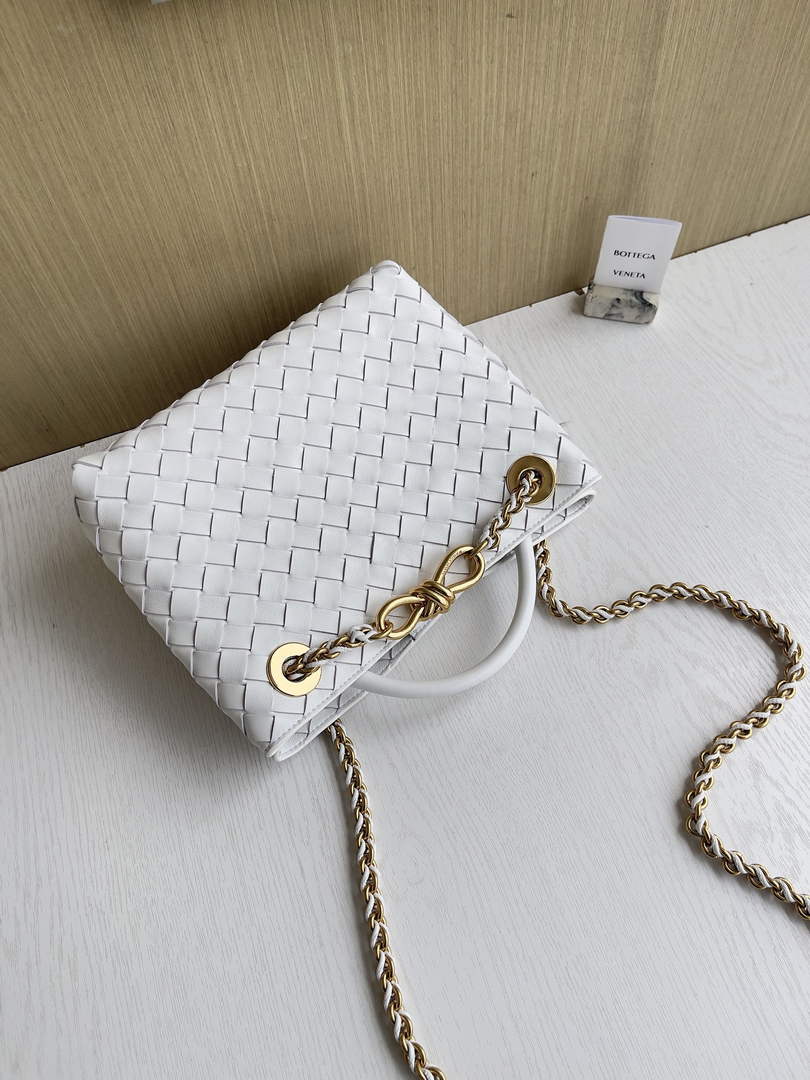 Bottega Veneta Small Andiamo Chain 786008 Lambskin White