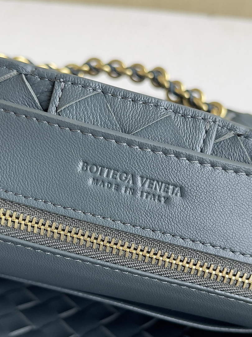 Bottega Veneta Small Andiamo Chain 786008 Lambskin Navy Blue