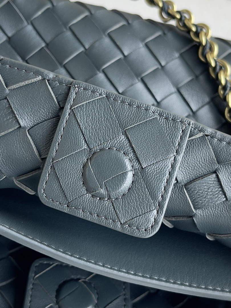 Bottega Veneta Small Andiamo Chain 786008 Lambskin Navy Blue
