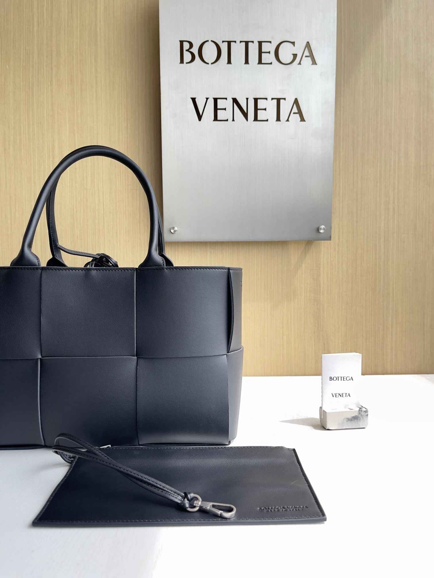Bottega Veneta Small Arco Tote Bag 652867 Calfskin Black