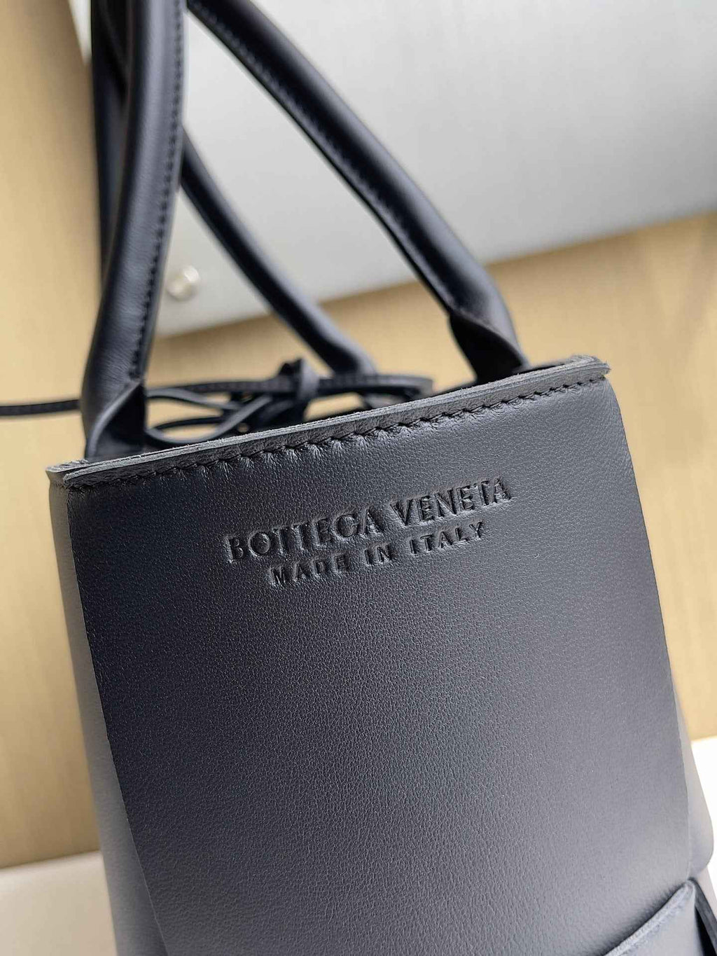 Bottega Veneta Small Arco Tote Bag 652867 Calfskin Black