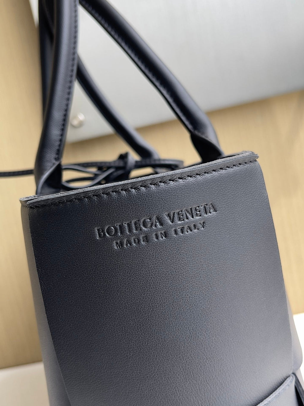 Bottega Veneta Small Arco Tote Bag 652867 Calfskin Black
