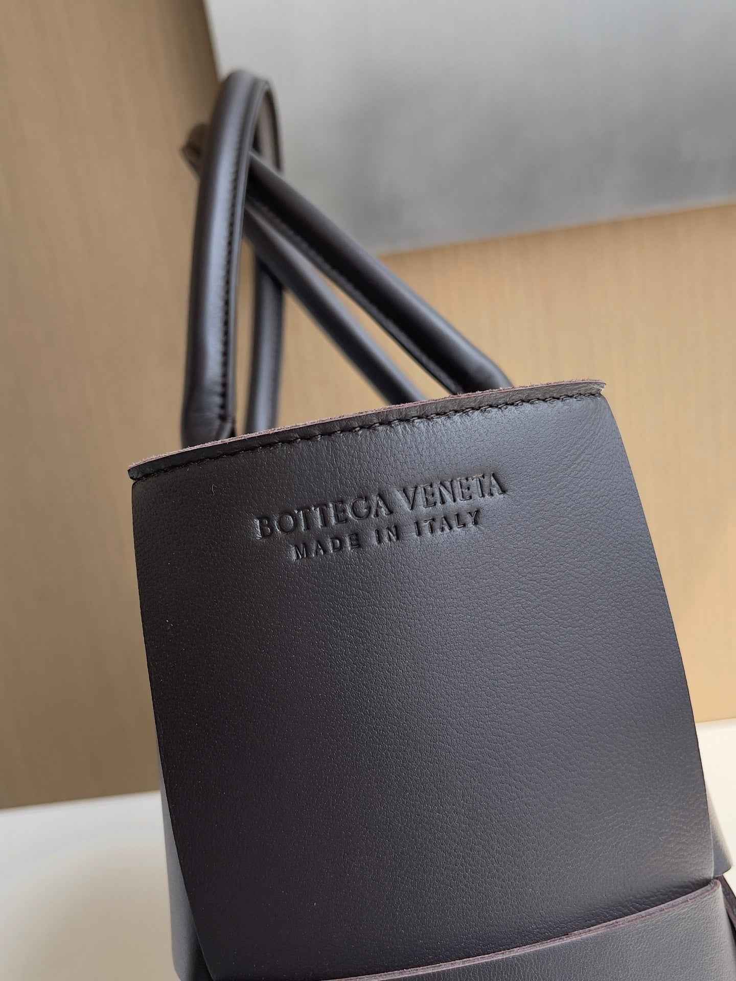 Bottega Veneta Small Arco Tote Bag 652867 Calfskin Brown