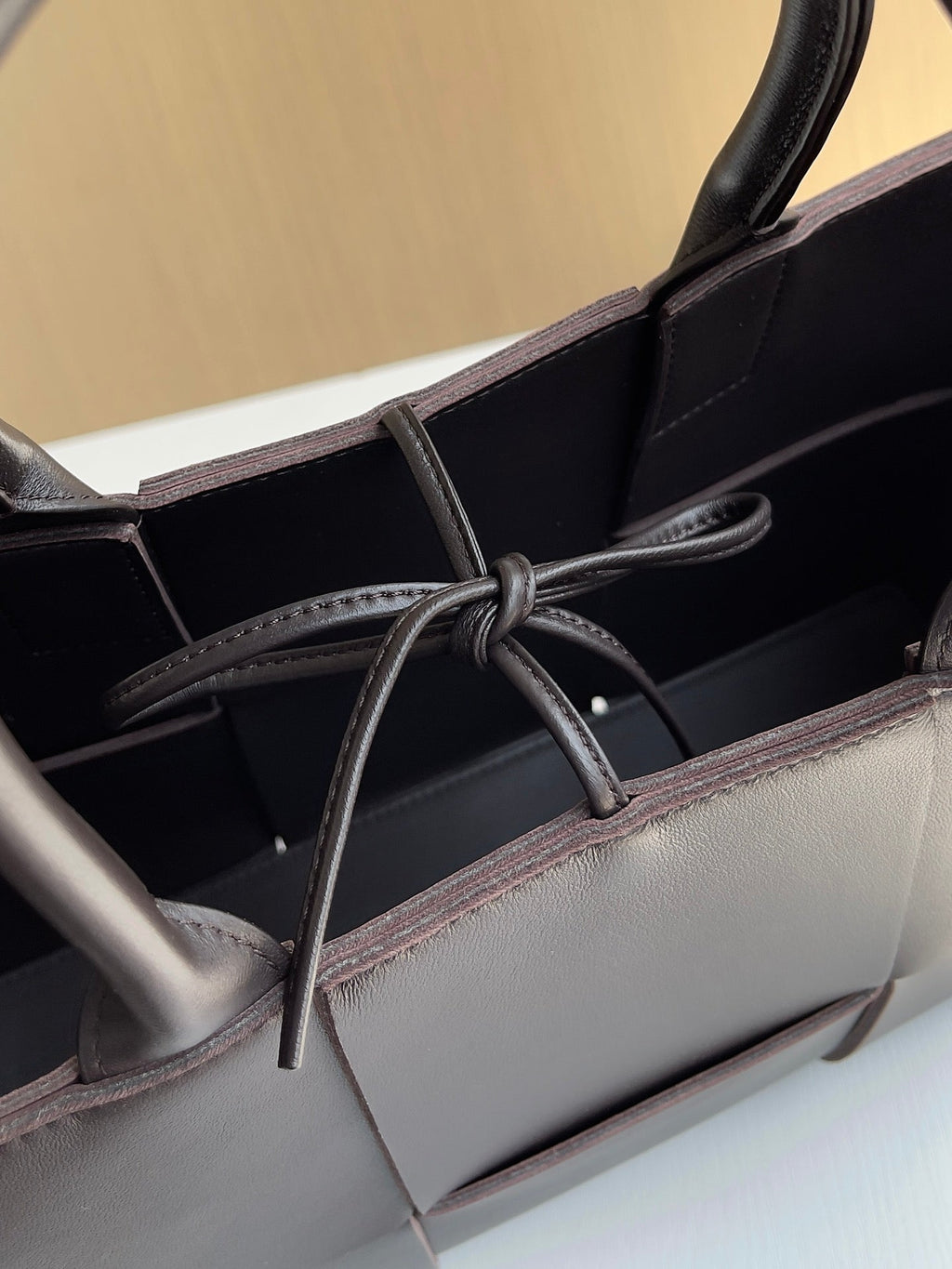 Bottega Veneta Small Arco Tote Bag 652867 Calfskin Brown