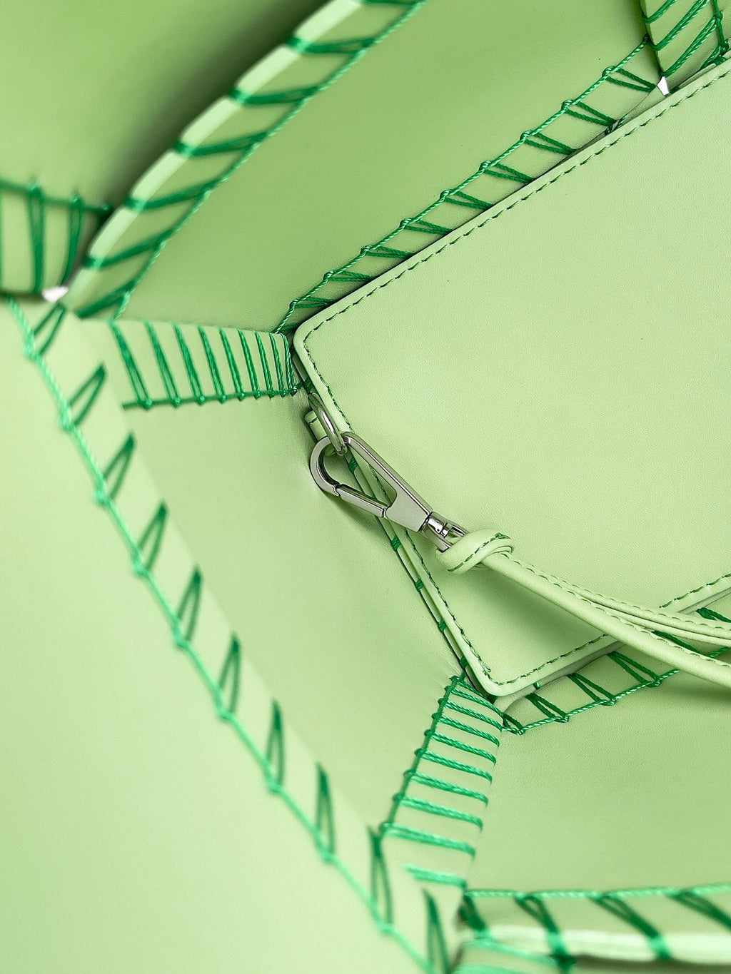 Bottega Veneta Small Arco Tote Bag Calfskin 652867 Green