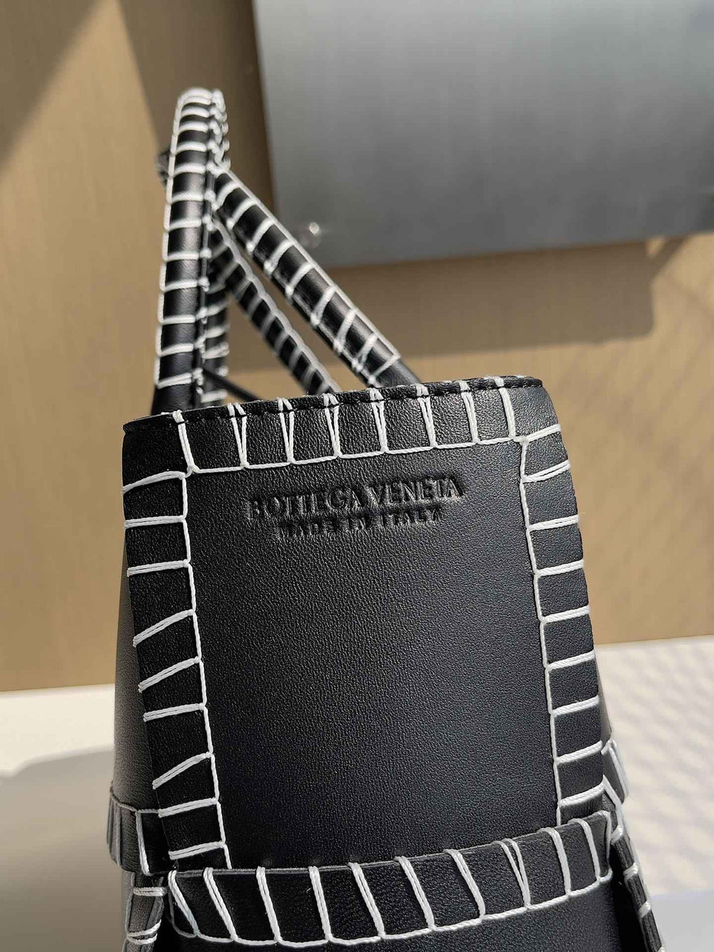 Bottega Veneta Small Arco Tote Bag Calfskin 652867 Black