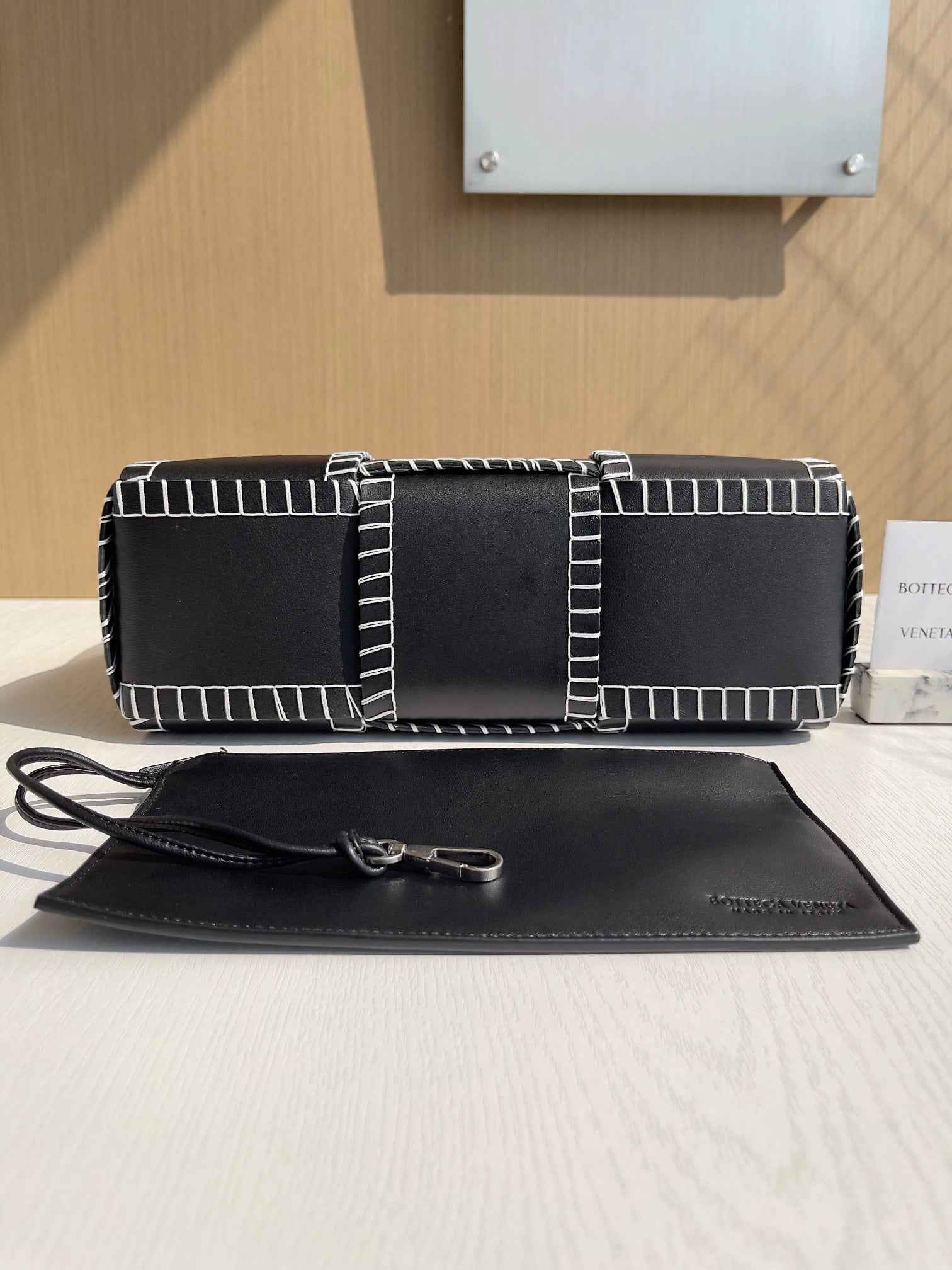 Bottega Veneta Small Arco Tote Bag Calfskin 652867 Black