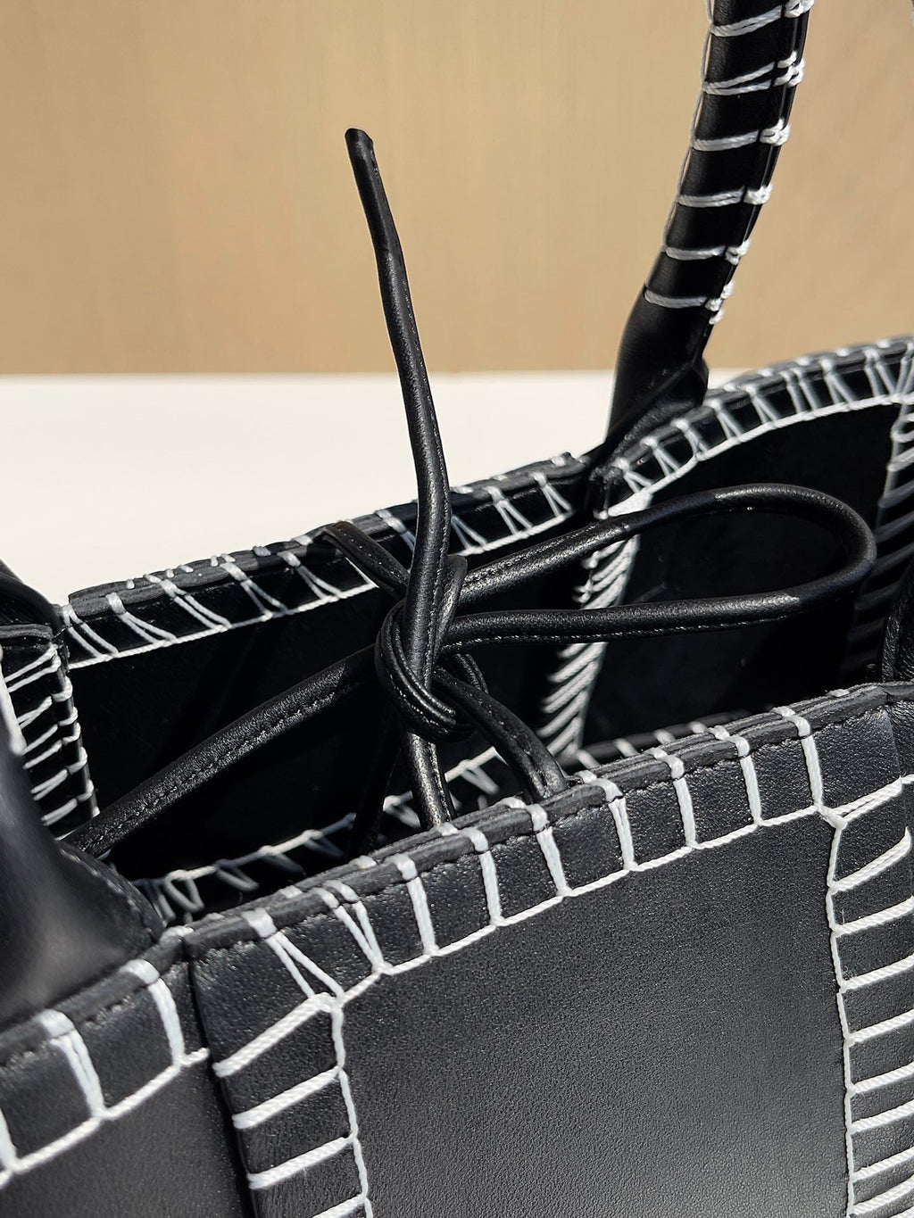 Bottega Veneta Small Arco Tote Bag Calfskin 652867 Black