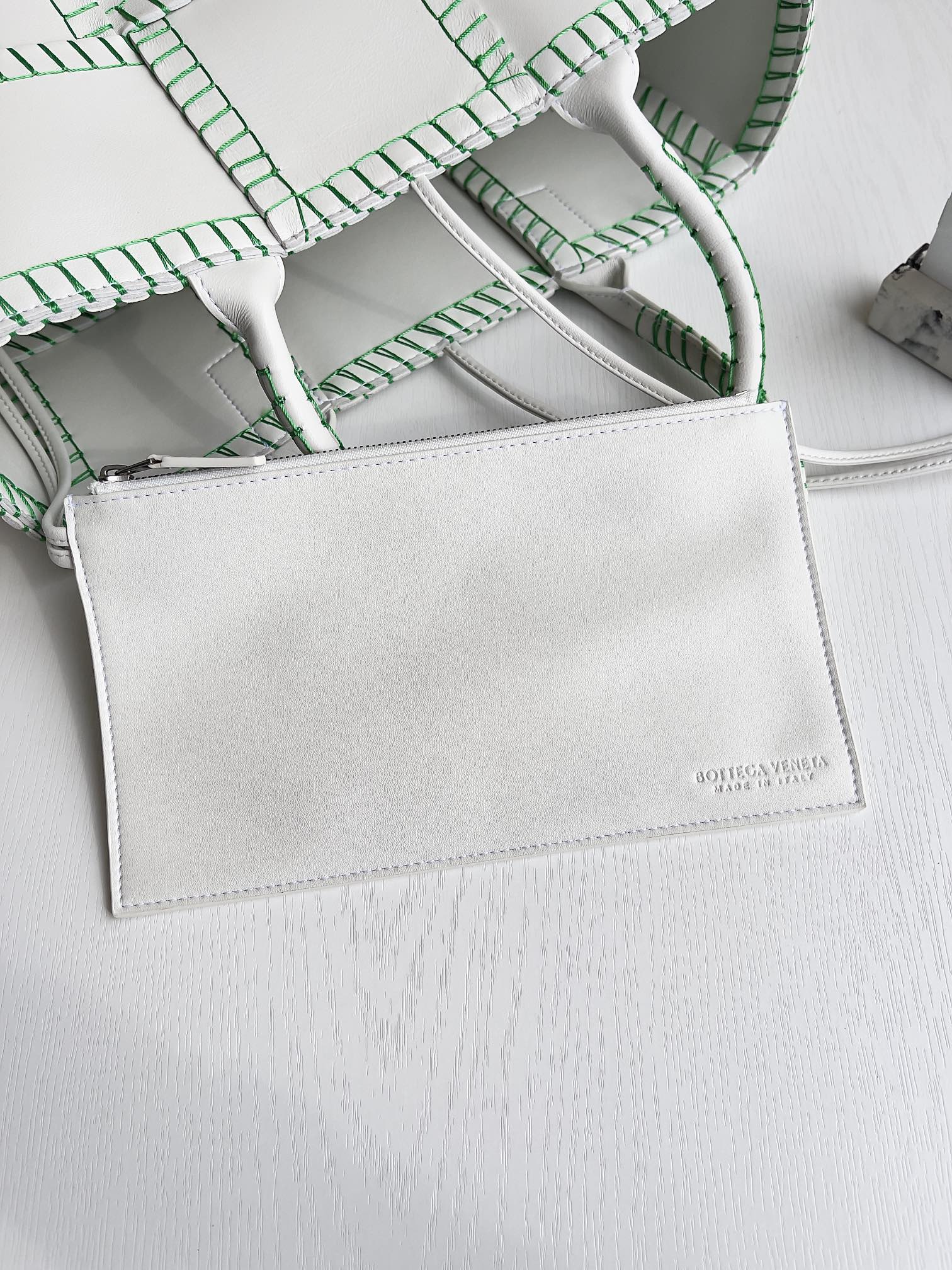 Bottega Veneta Small Arco Tote Bag Calfskin 652867 White