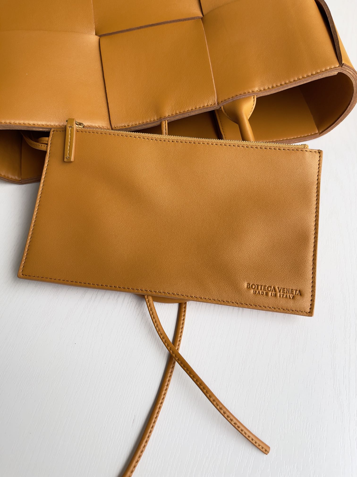Bottega Veneta Small Arco Tote Bag 652867 Calfskin Orange