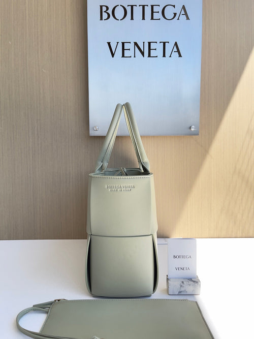 Bottega Veneta Small Arco Tote Bag 652867 Calfskin Light Green