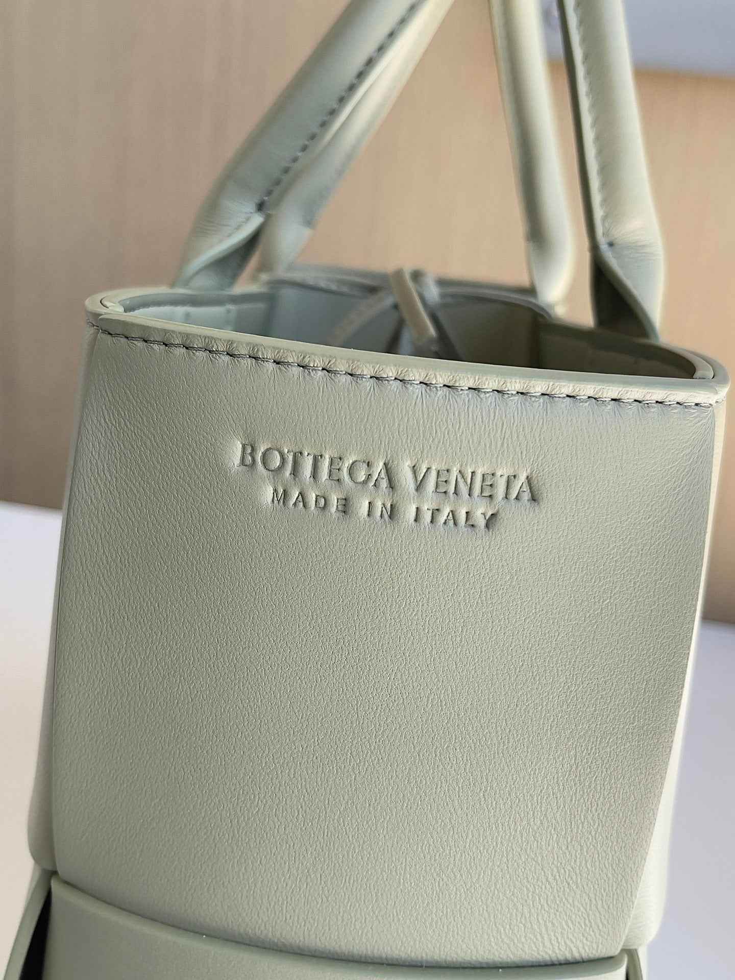 Bottega Veneta Small Arco Tote Bag 652867 Calfskin Light Green