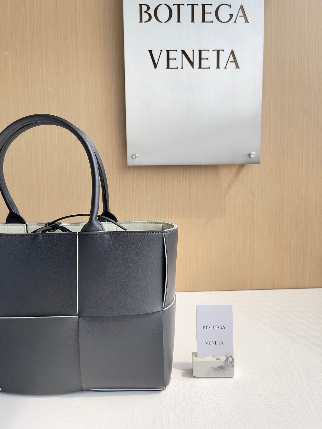 Bottega Veneta Small Arco Tote Bag 652867 Lambskin Black