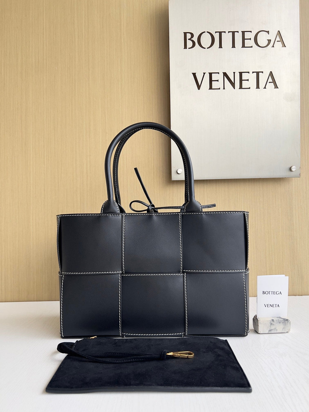 Bottega Veneta Small Arco Tote Bag 652867 Calfskin Black