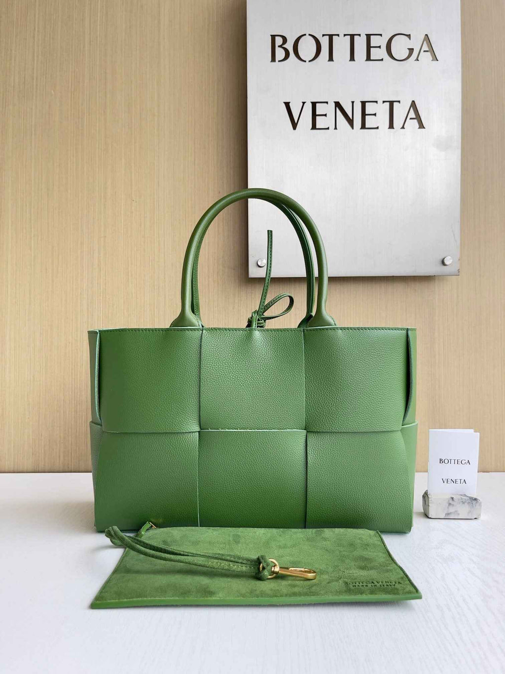 Bottega Veneta Small Arco Tote Bag Green Calfskin 652867