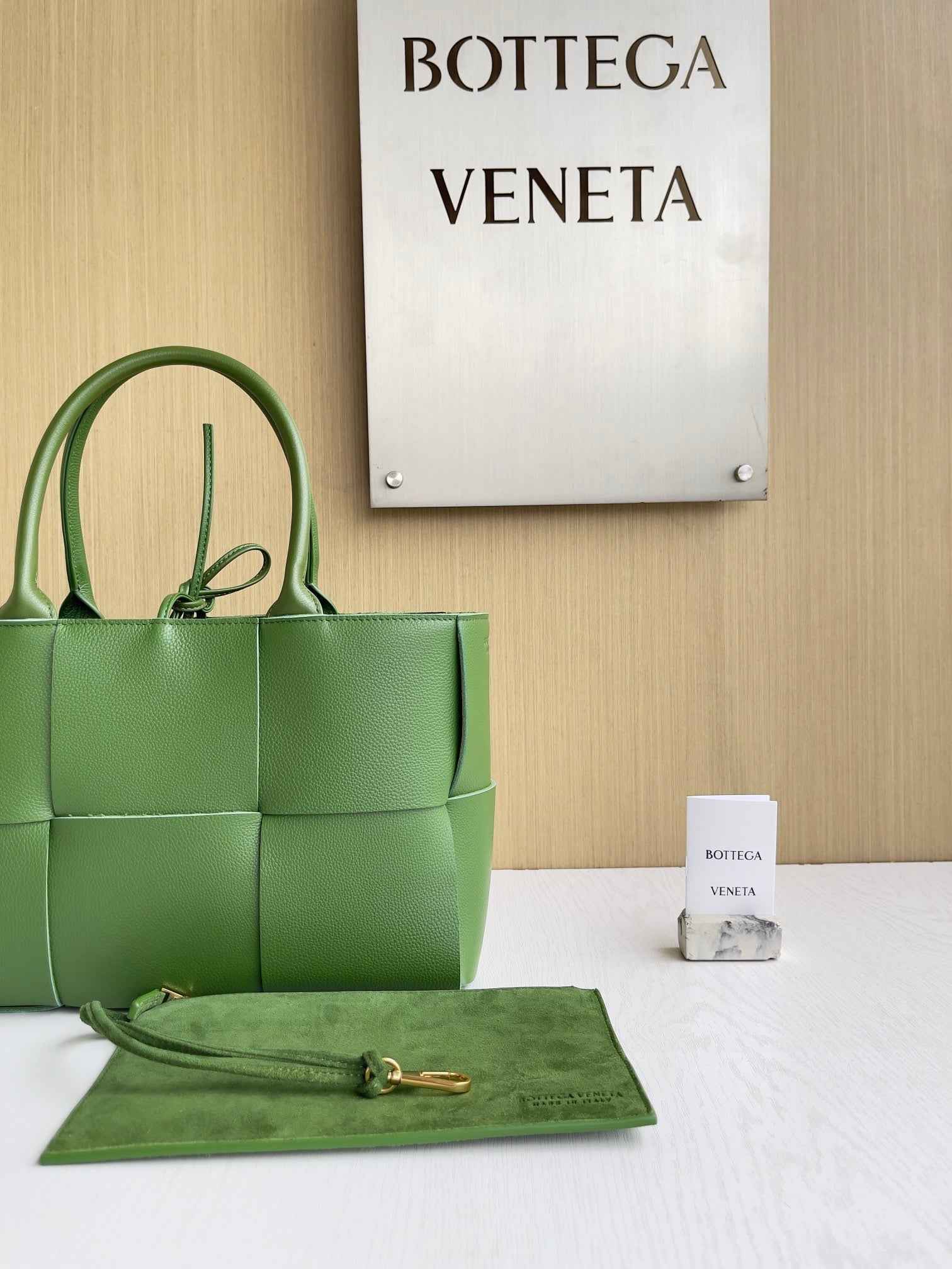 Bottega Veneta Small Arco Tote Bag Green Calfskin 652867