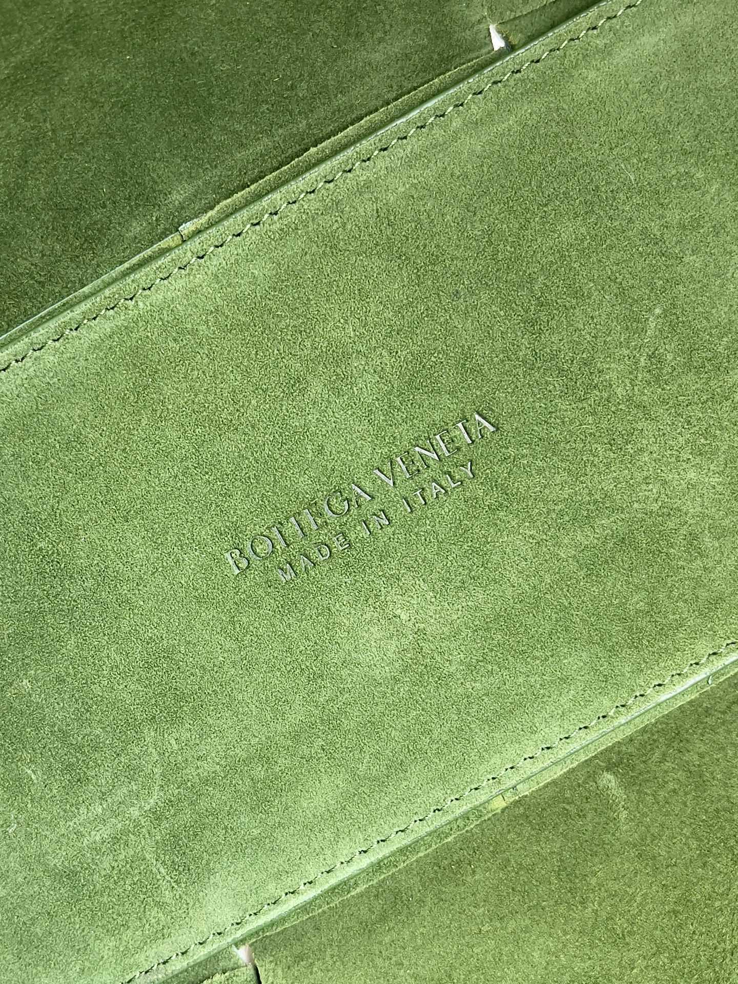 Bottega Veneta Small Arco Tote Bag Green Calfskin 652867