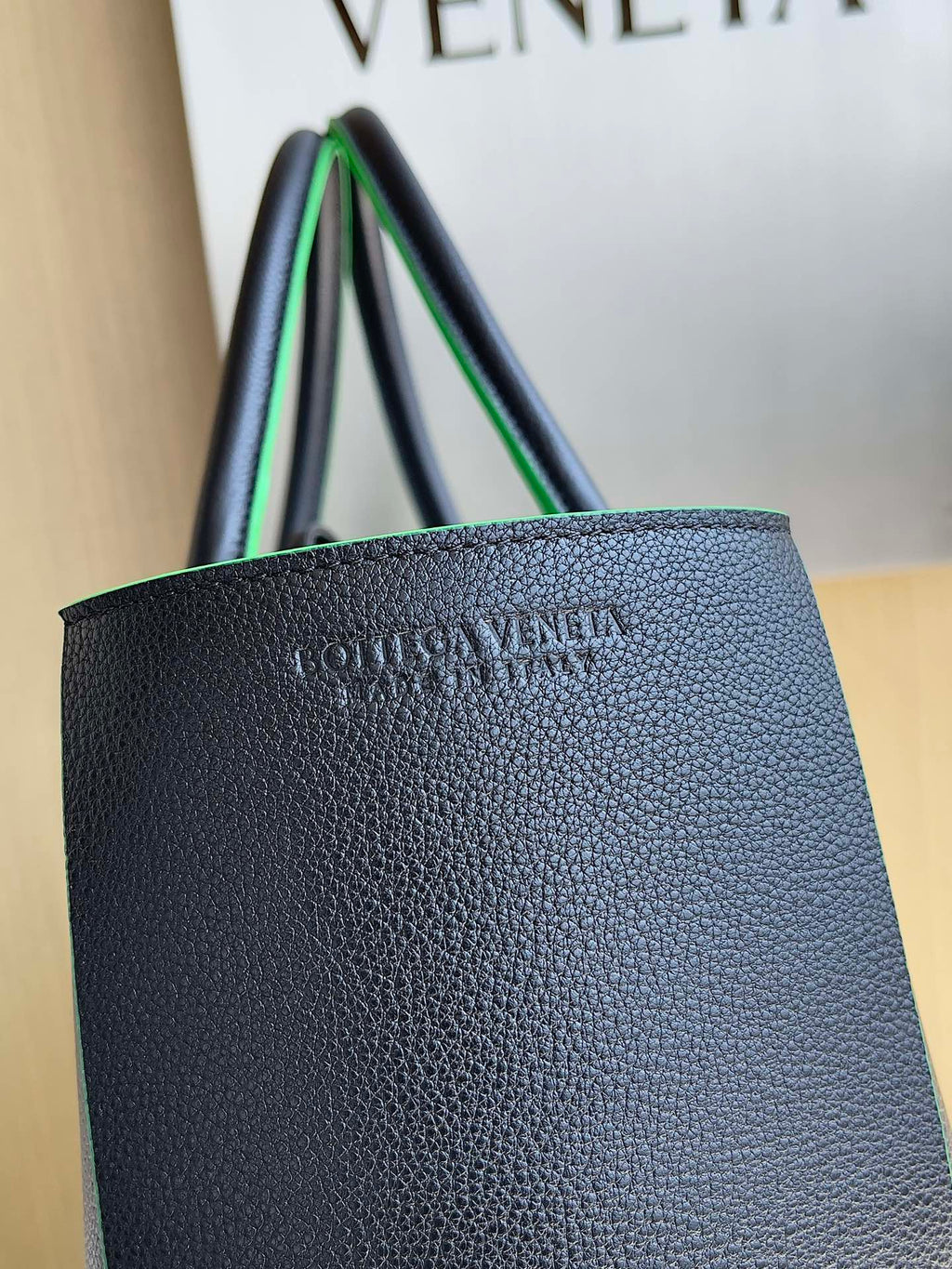 Bottega Veneta Small Arco Tote Bag 652867 Black Green Calfskin
