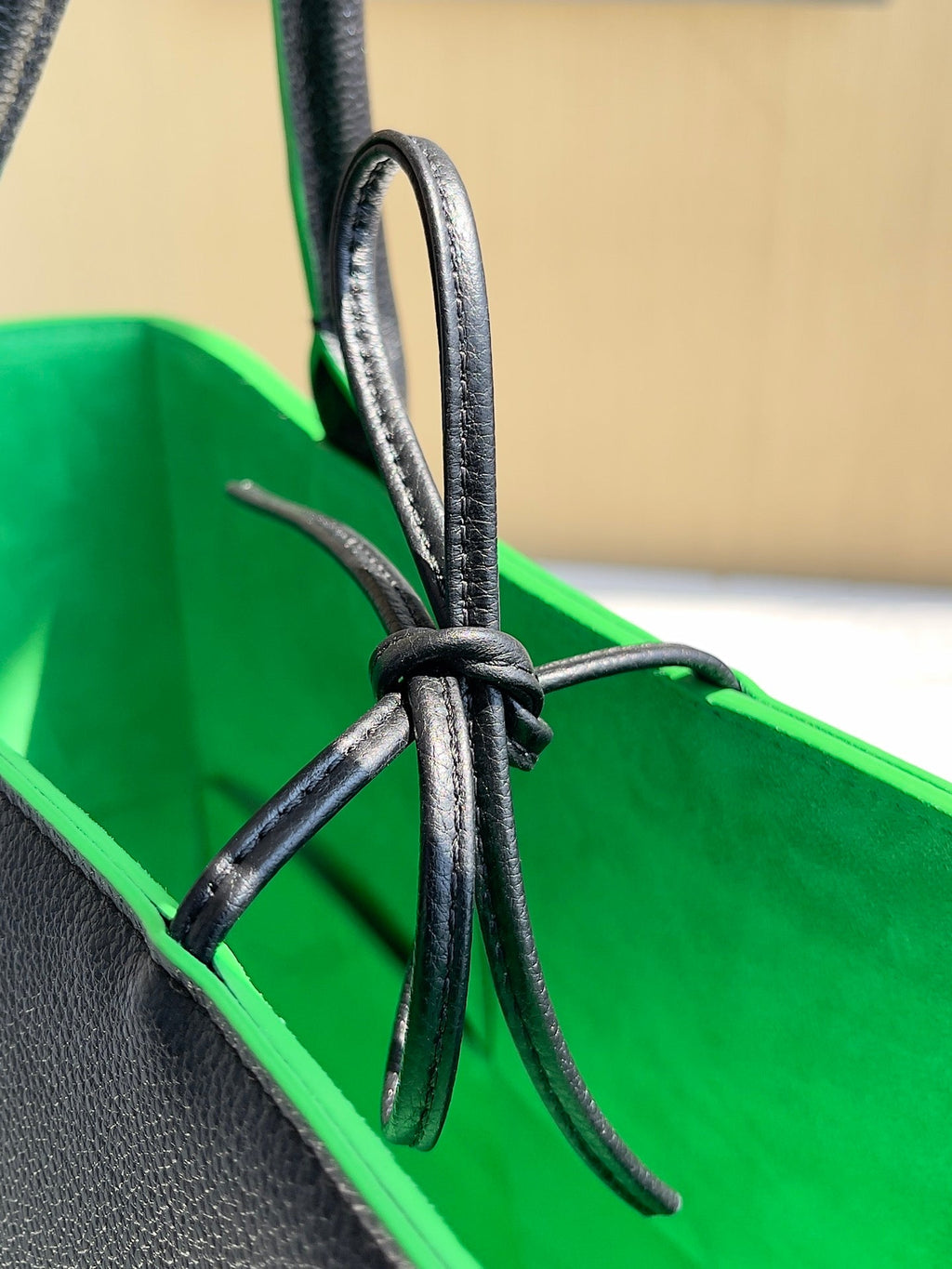 Bottega Veneta Small Arco Tote Bag 652867 Black Green Calfskin