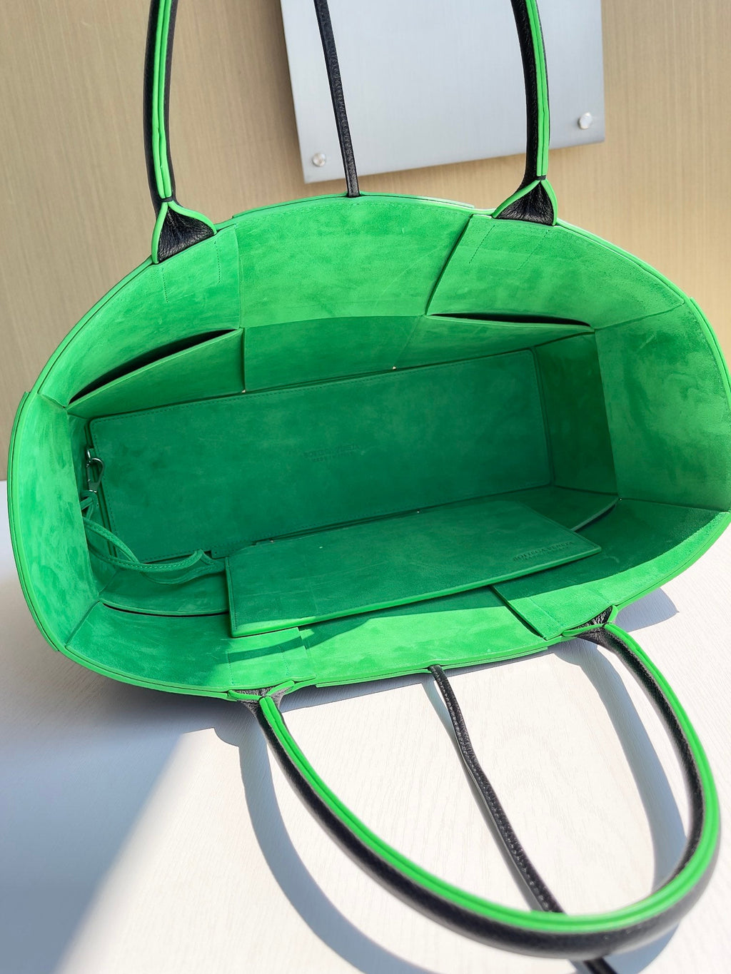 Bottega Veneta Small Arco Tote Bag 652867 Black Green Calfskin