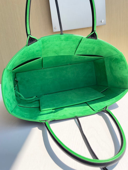 Bottega Veneta Small Arco Tote Bag 652867 Black Green Calfskin