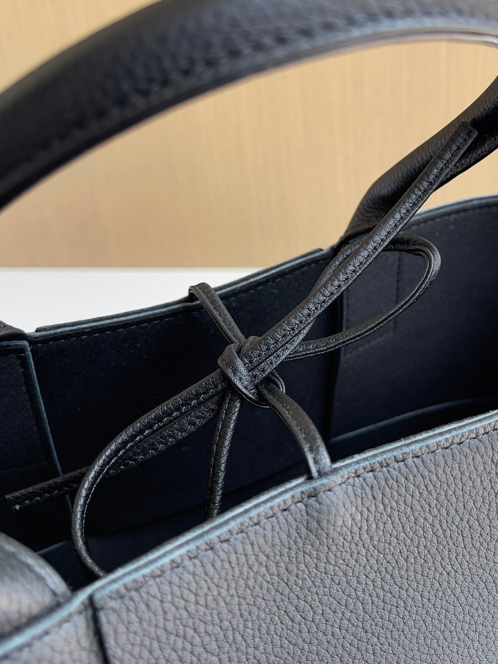Bottega Veneta Small Arco Tote Bag 652867 Black Calfskin
