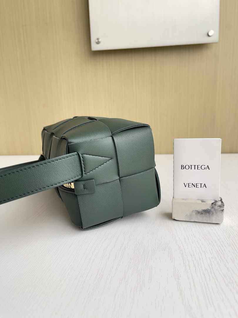 Bottega Veneta Small Brick Cassette 729166 Lambskin Dark Green