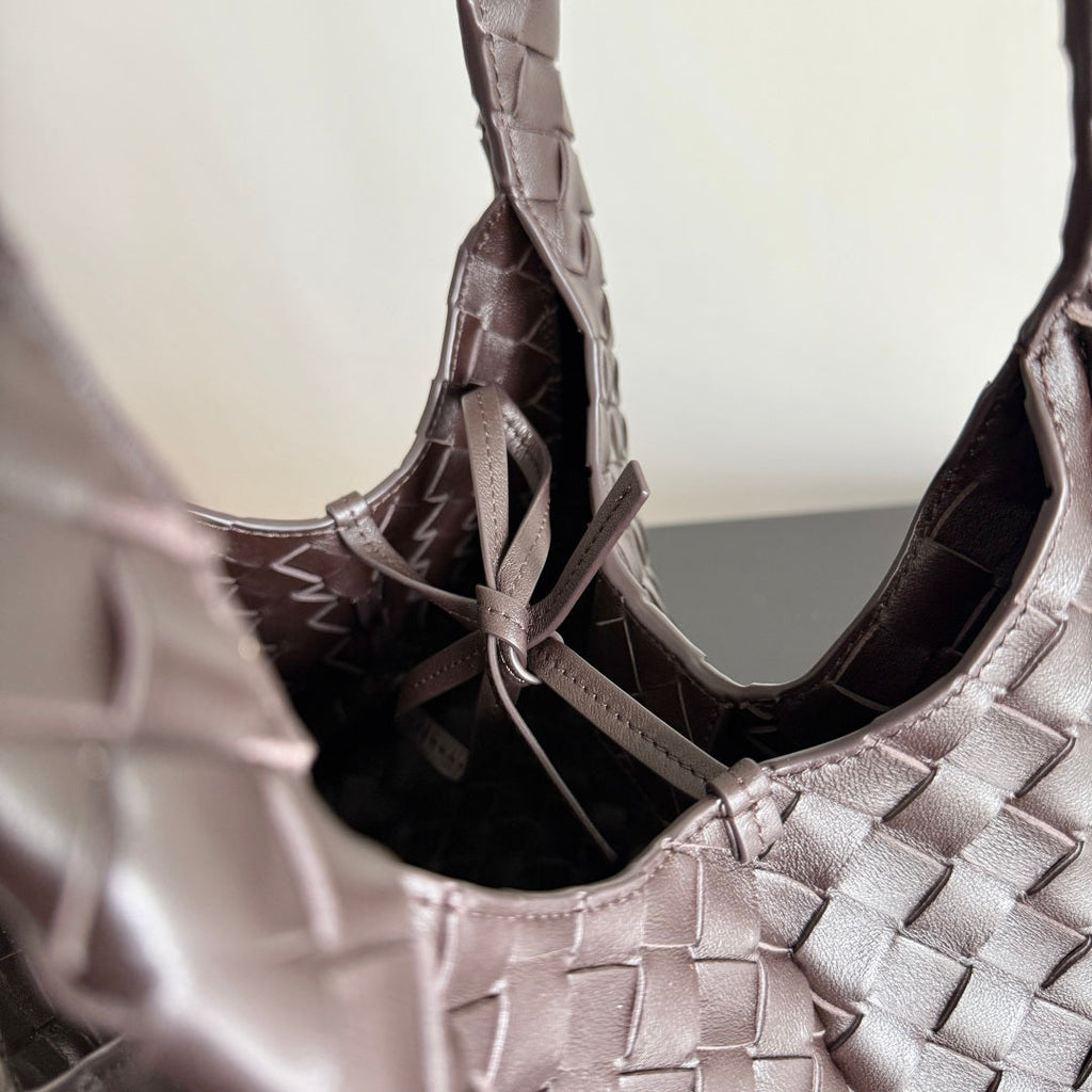 Bottega Veneta Small Campana Bag 854248 in Coffee