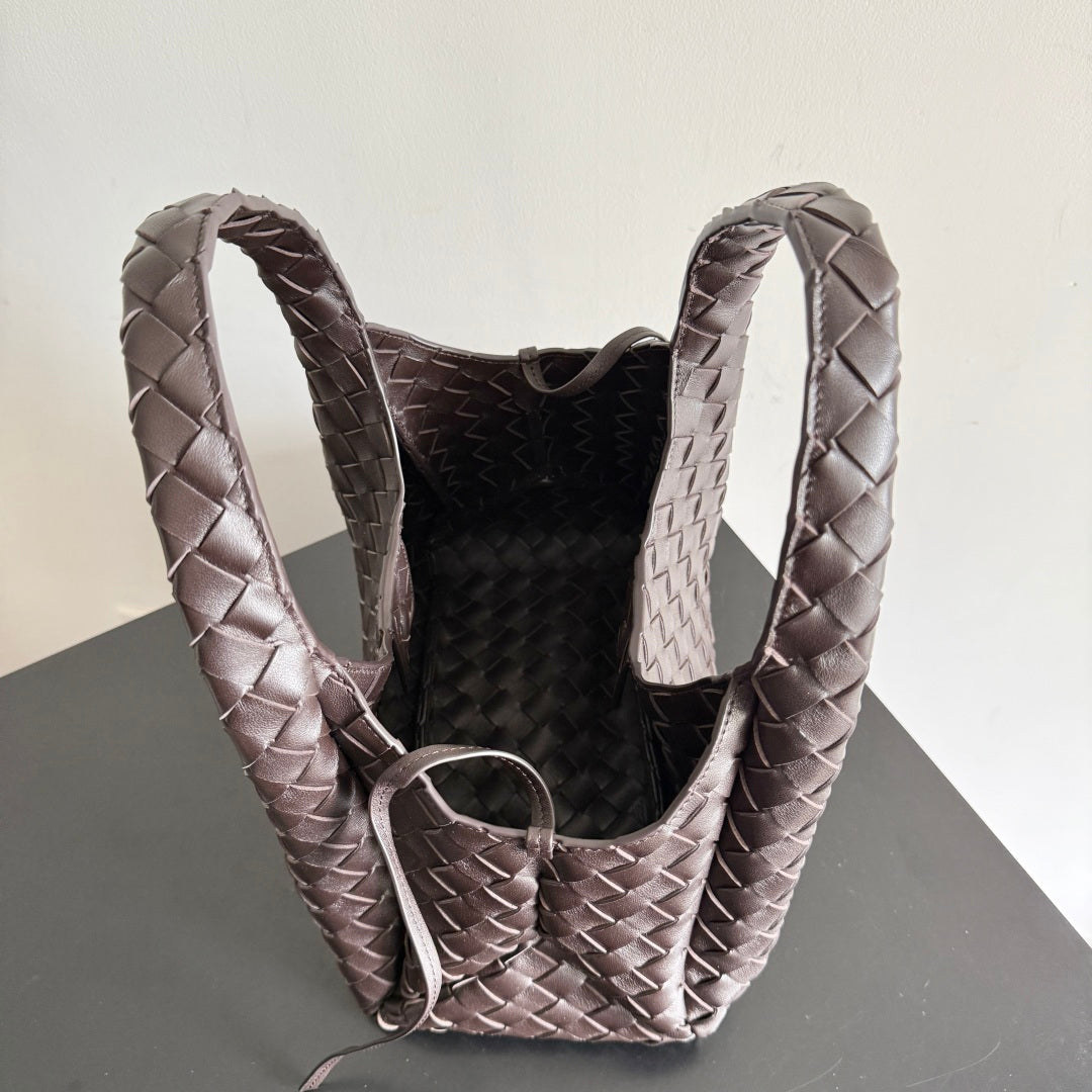 Bottega Veneta Small Campana Bag 854248 in Coffee